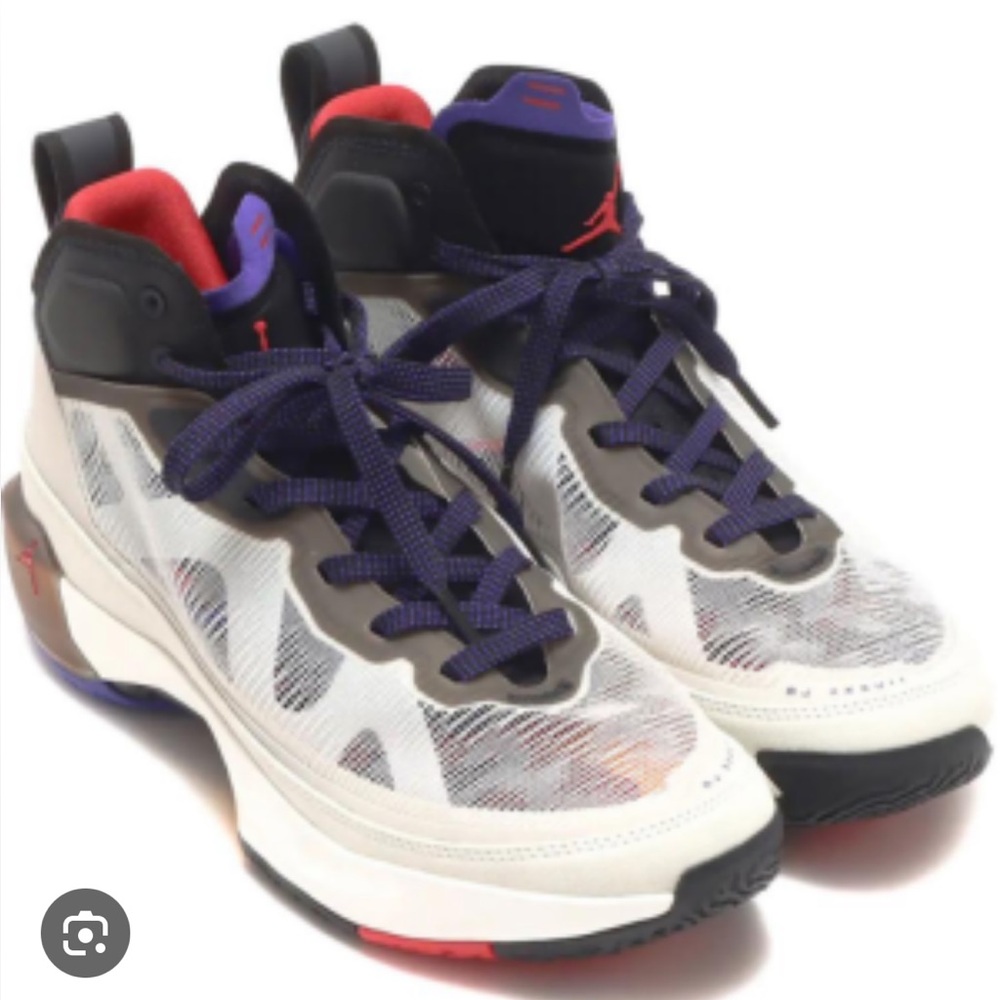 NIKE AIR JORDAN 37